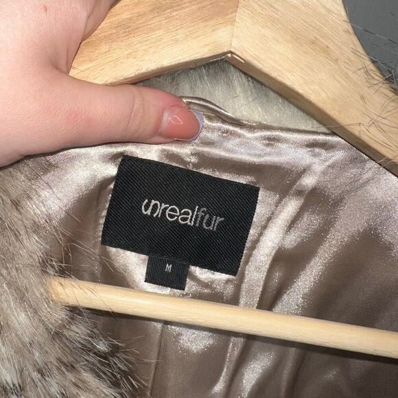 Unreal Fur Faux Fur Crop Jacket Neutral Tones Clasp Front Size Medium - Picture 4 of 8